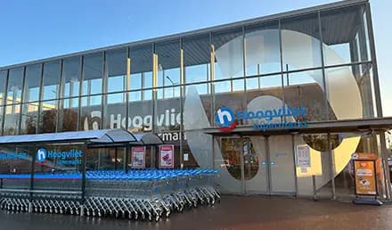Physical store image