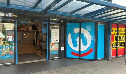 Physical store image