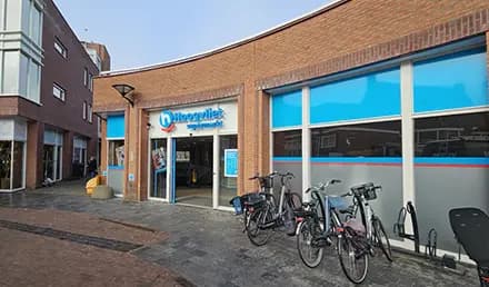 Physical store image