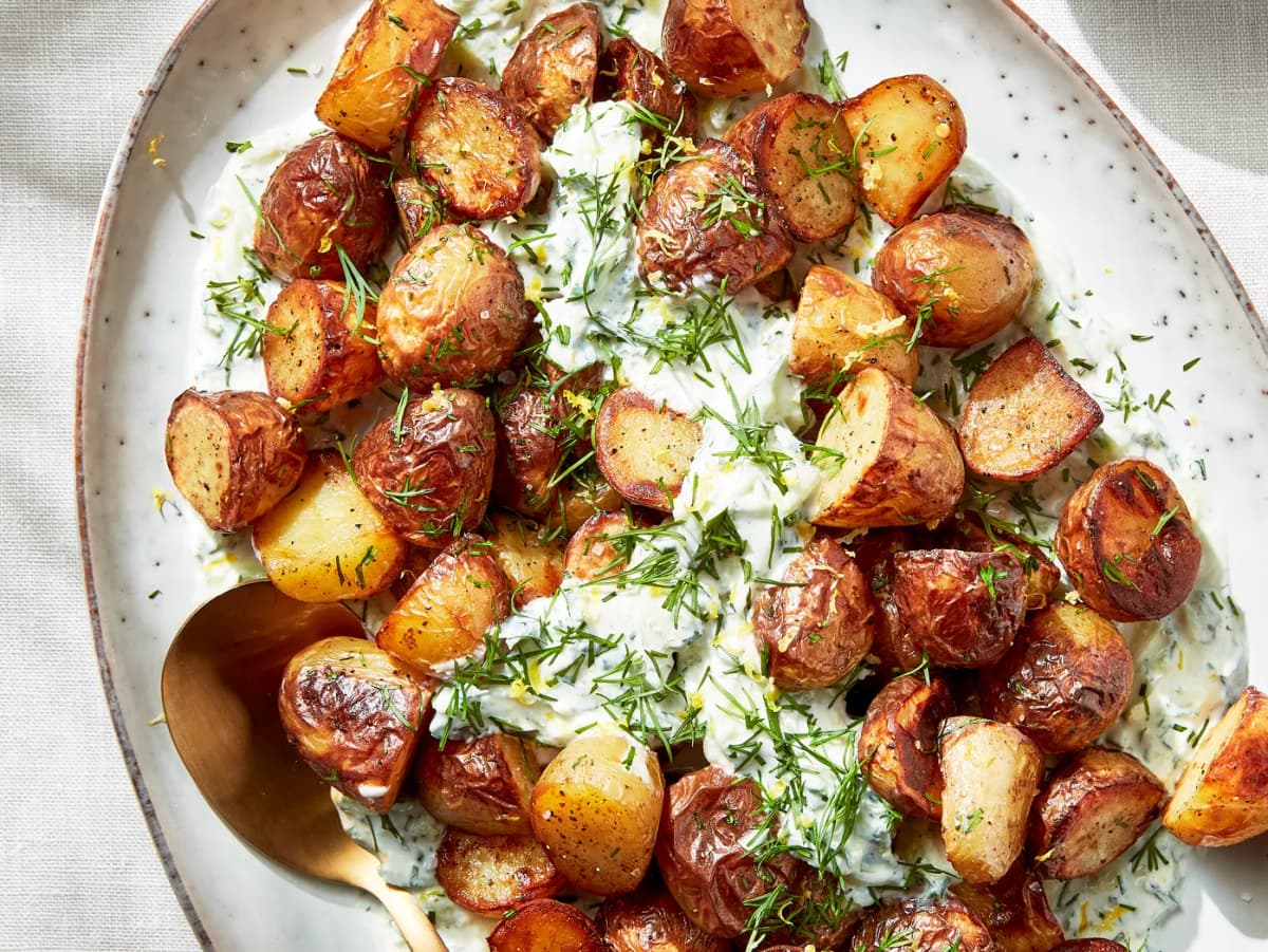 Crispy aardappels met romige tzatziki