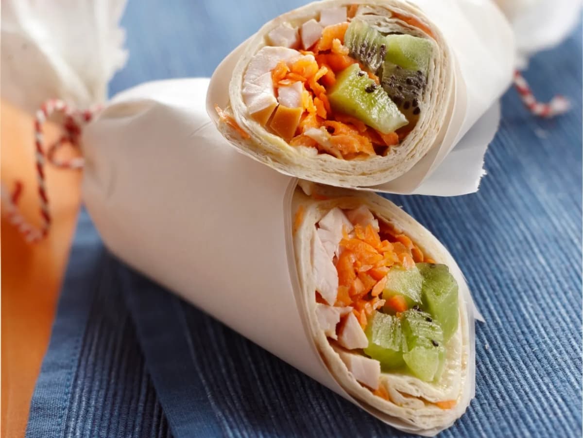 Tortilla met kipsalade
