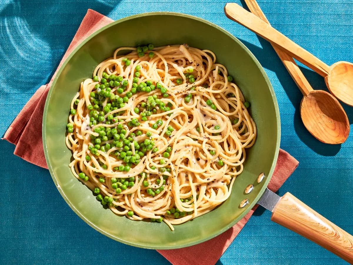 Pasta met pecorino, peper en erwtjes