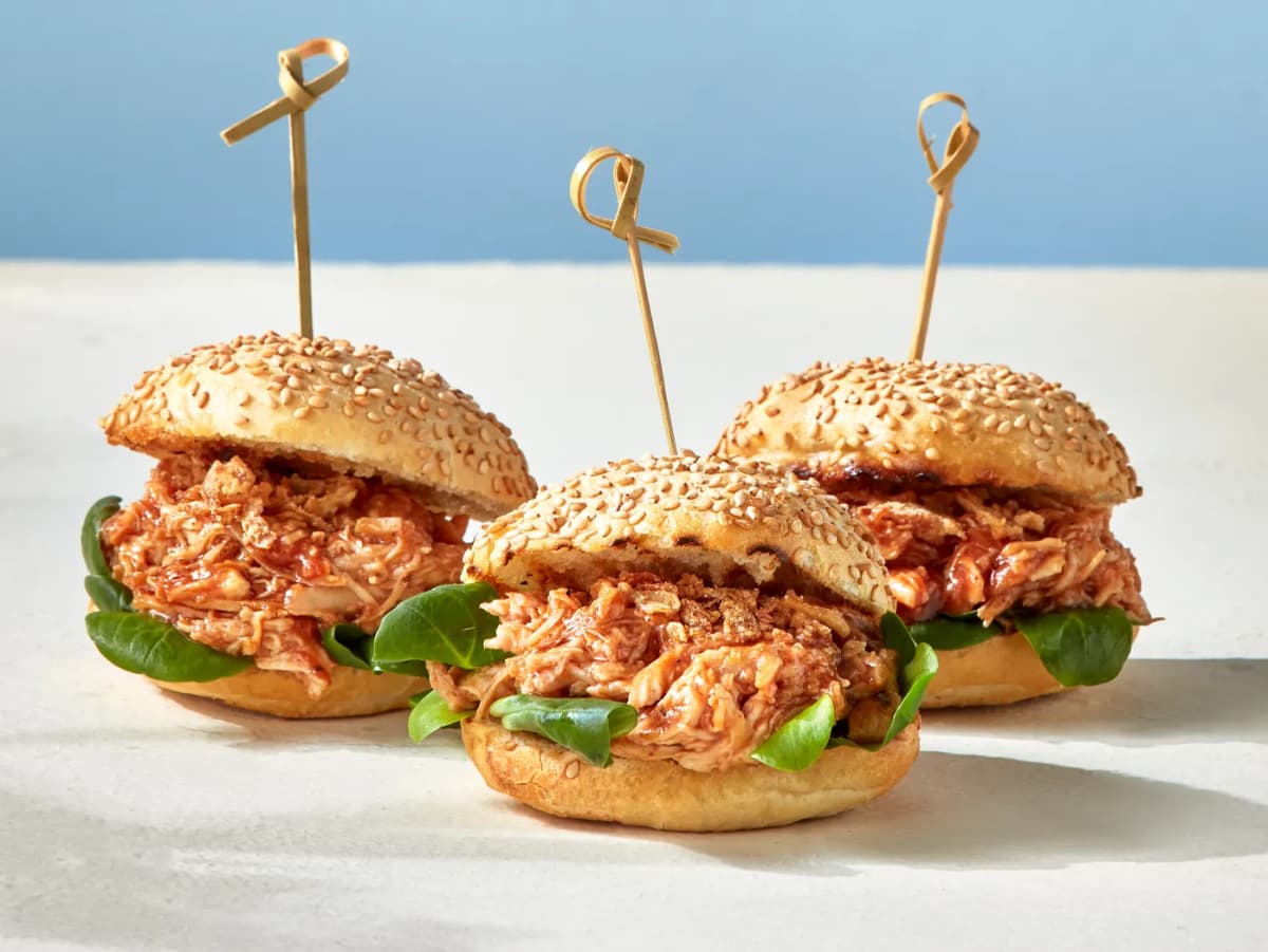 Pulled chicken sliders