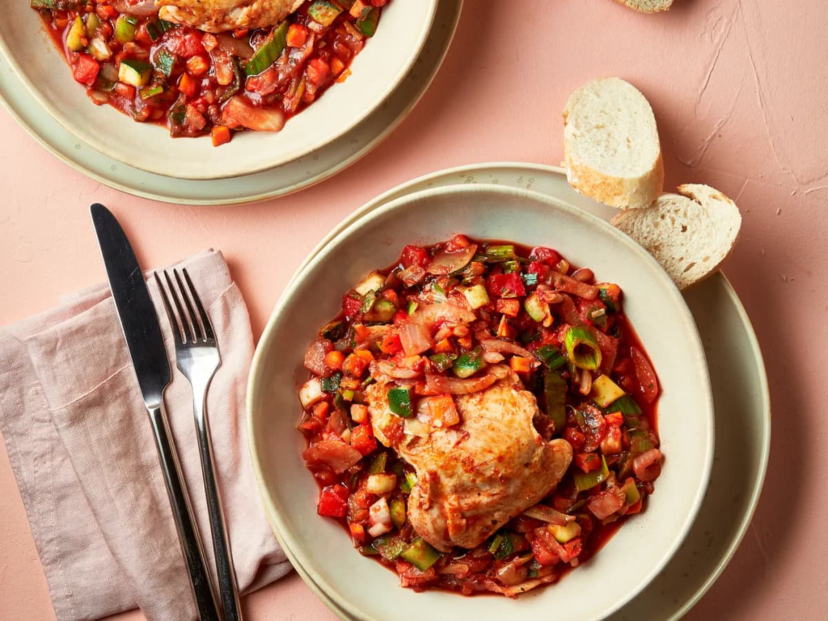 Tomatenstoof met kip en stokbrood