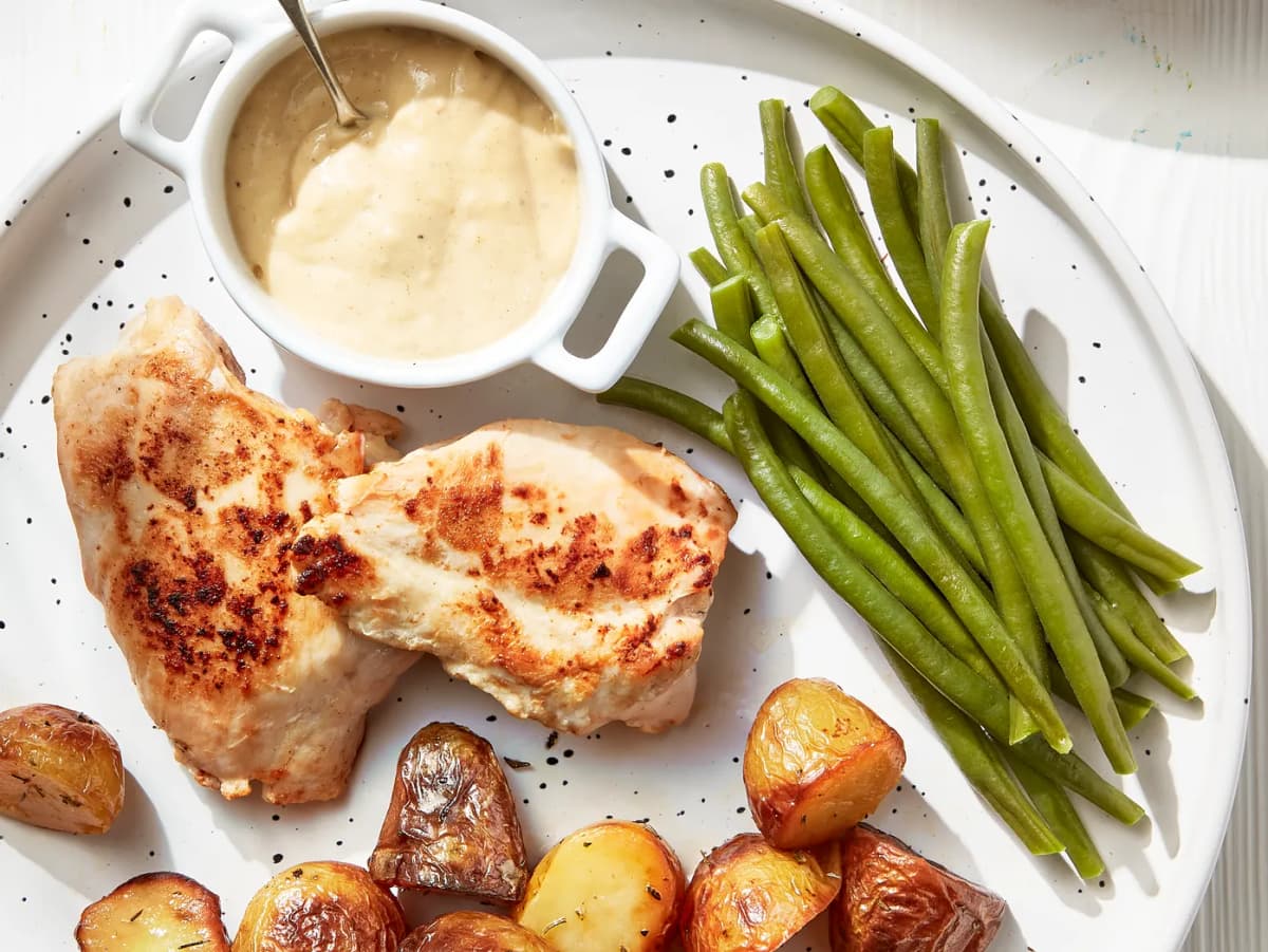 Kip Dijon met krokante krieltjes en haricots verts