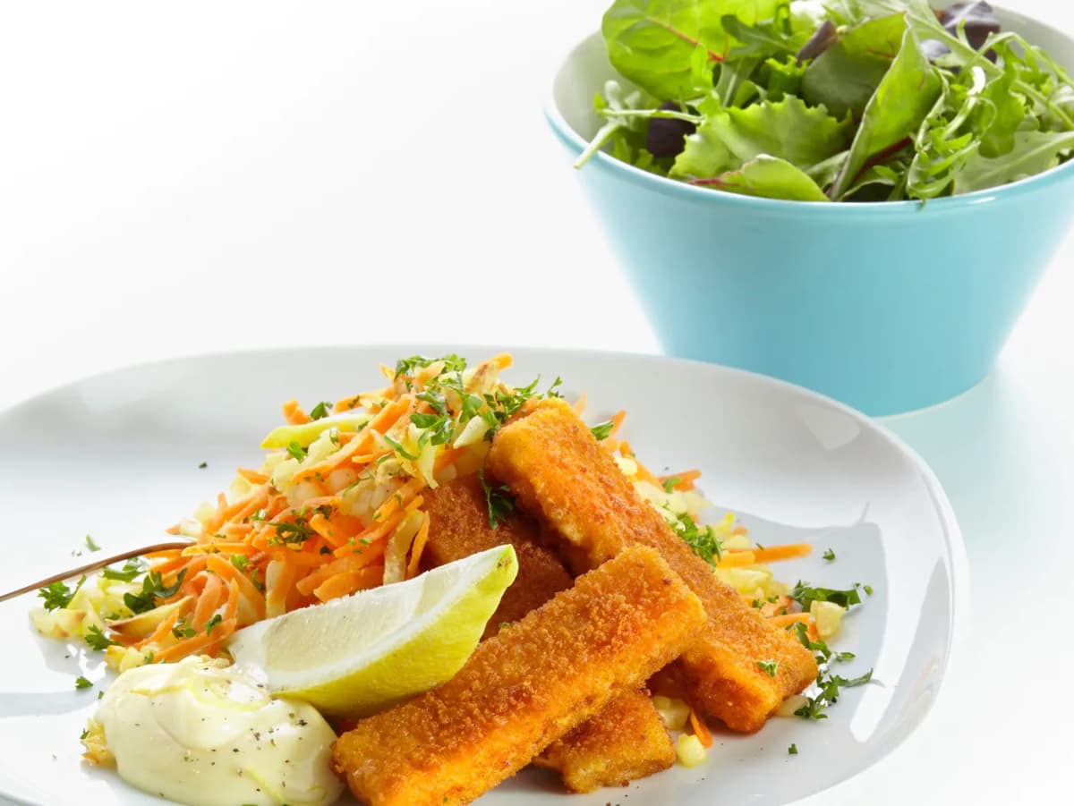 Vissticks met citroenmayonaise en wortelrösti