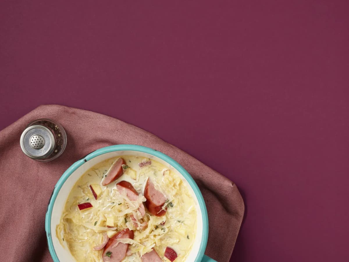 Zuurkoolsoep met appel en rookworst