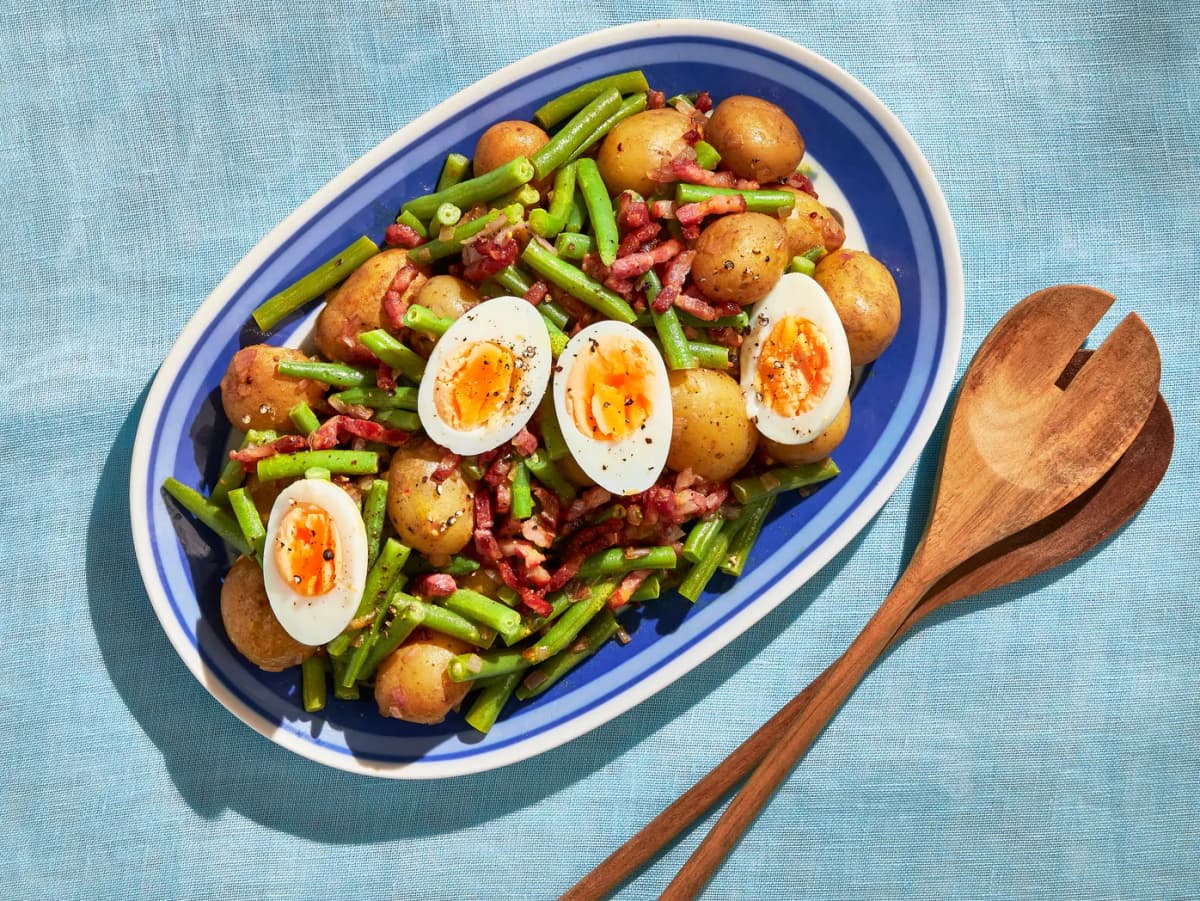 Luikse aardappelsalade met sperziebonen en spek