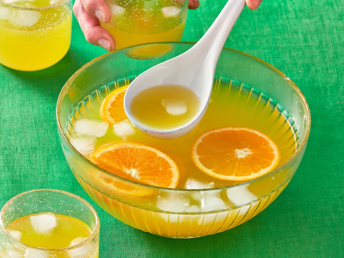 WK-punch met jonge jenever en sinas