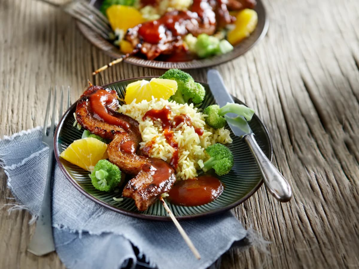 Spekspiesjes met sinaasappeltomatensaus