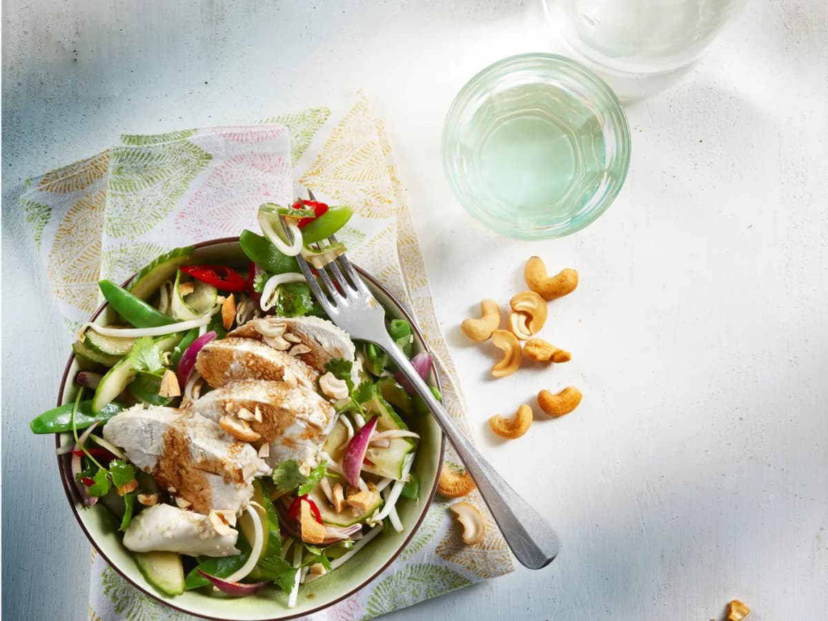 Gestoomde kipfilet met sesamdressing