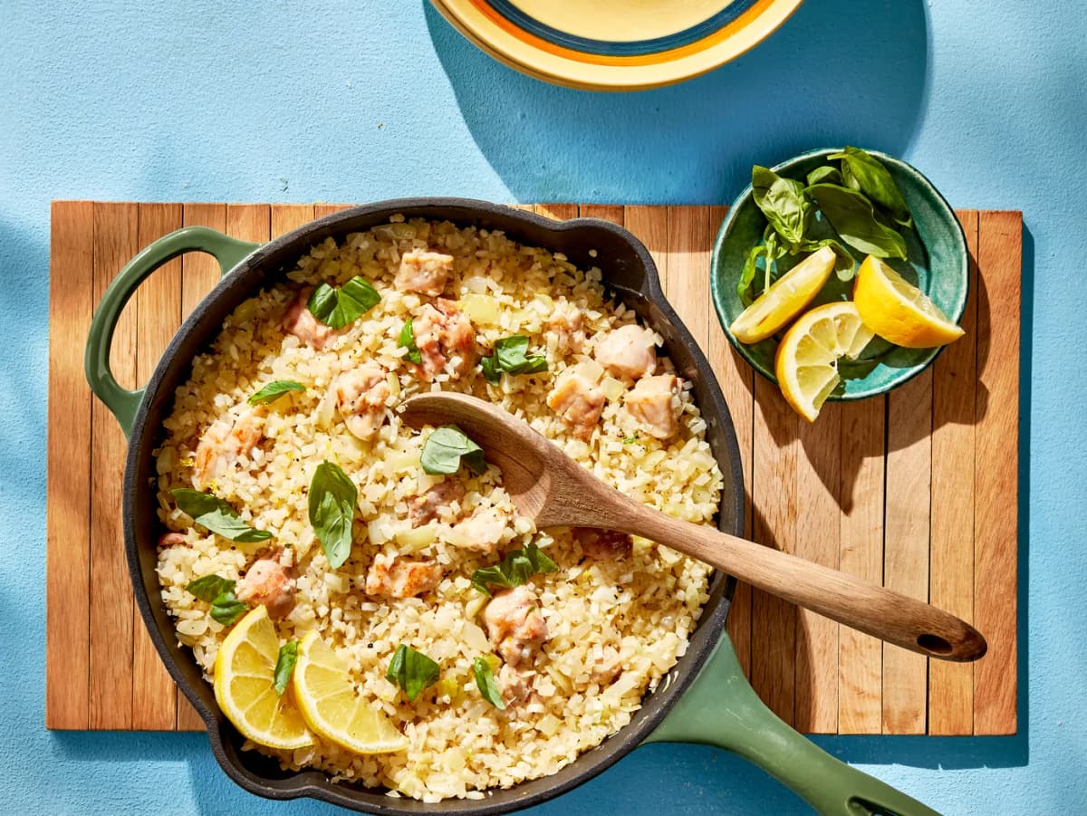 Risotto van bloemkoolrijst met kip en citroen