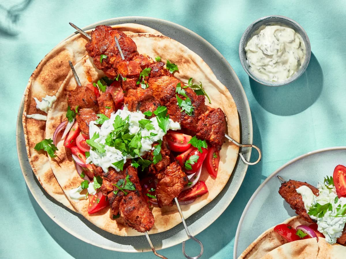 Souvlaki met tzatziki en platbrood