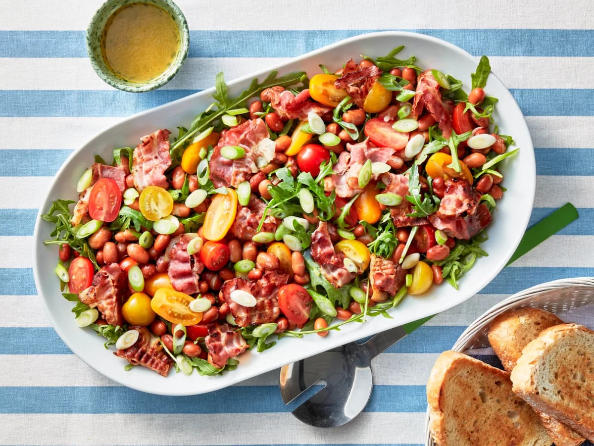 Bruine bonensalade met spek